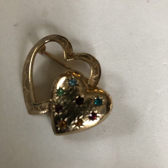 Vtg Signed EMMONS Pin/Brooch, Textured GT Double Heart w/Multi-Color Rhinestones - Picture 5 of 7